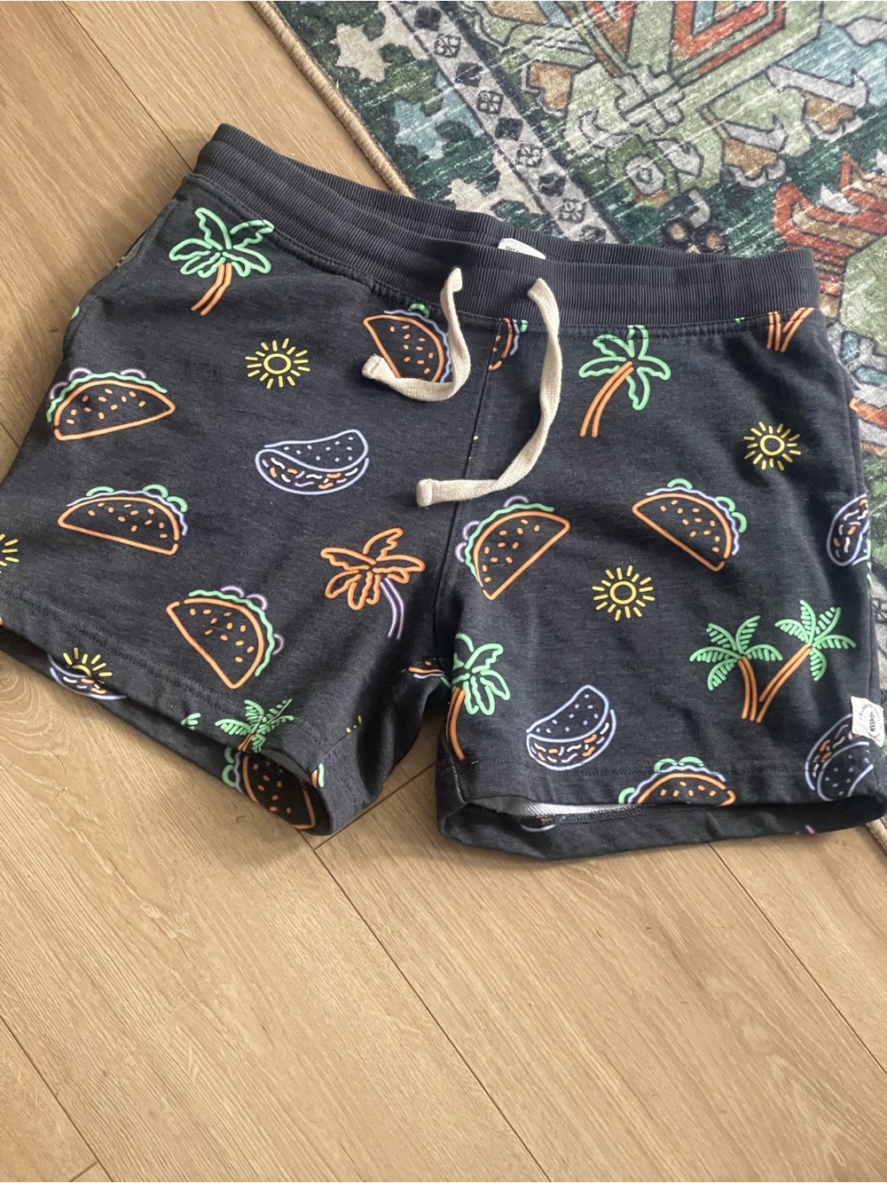 chubbies Black Waistband Light Gray Shorts